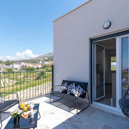شقة With Parking Space Podstrana, Split - 23092 *