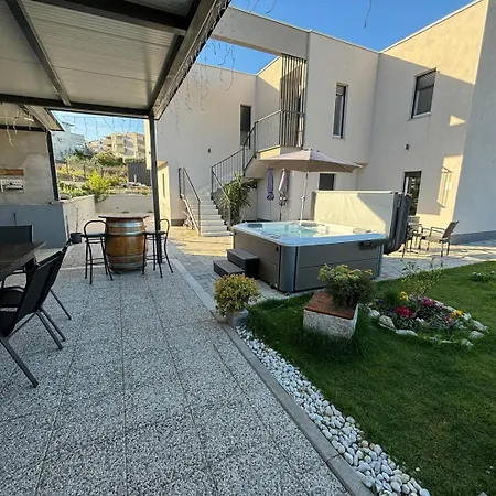 With Parking Space Podstrana, Split - 23092 بودْسْتغانا